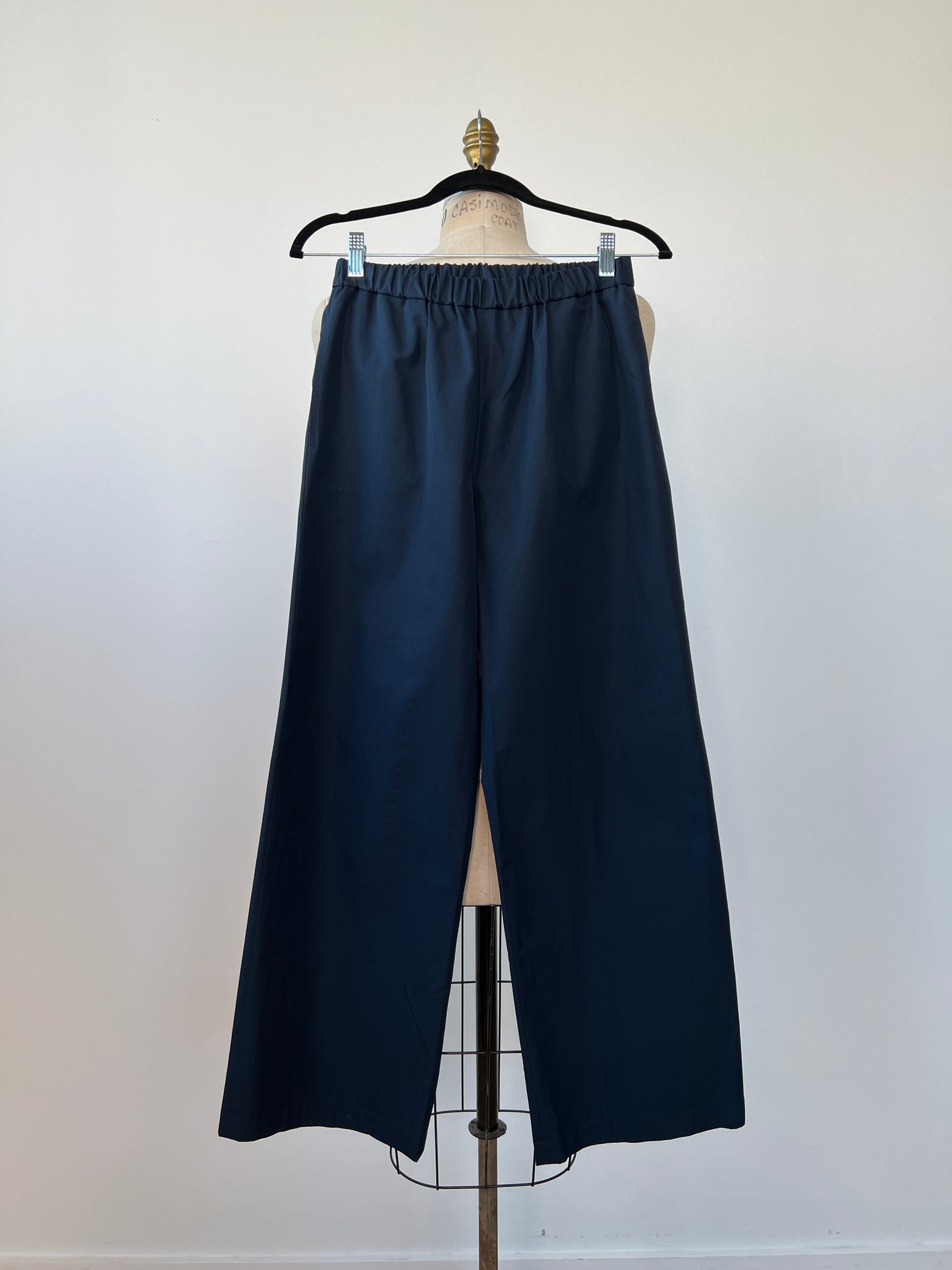 Pantalon marine ample à coupe droite lavable (XS)