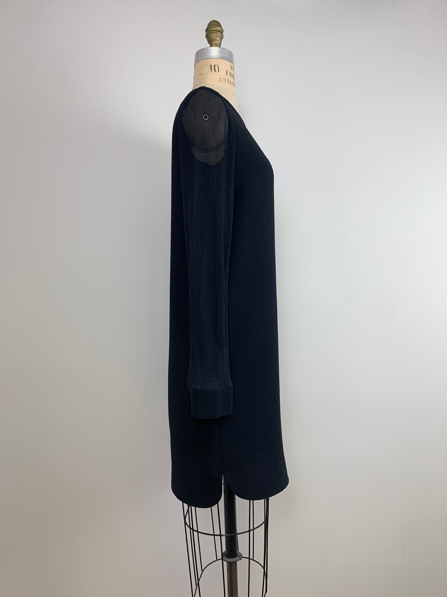 Robe noire bi-matières à manches de soie