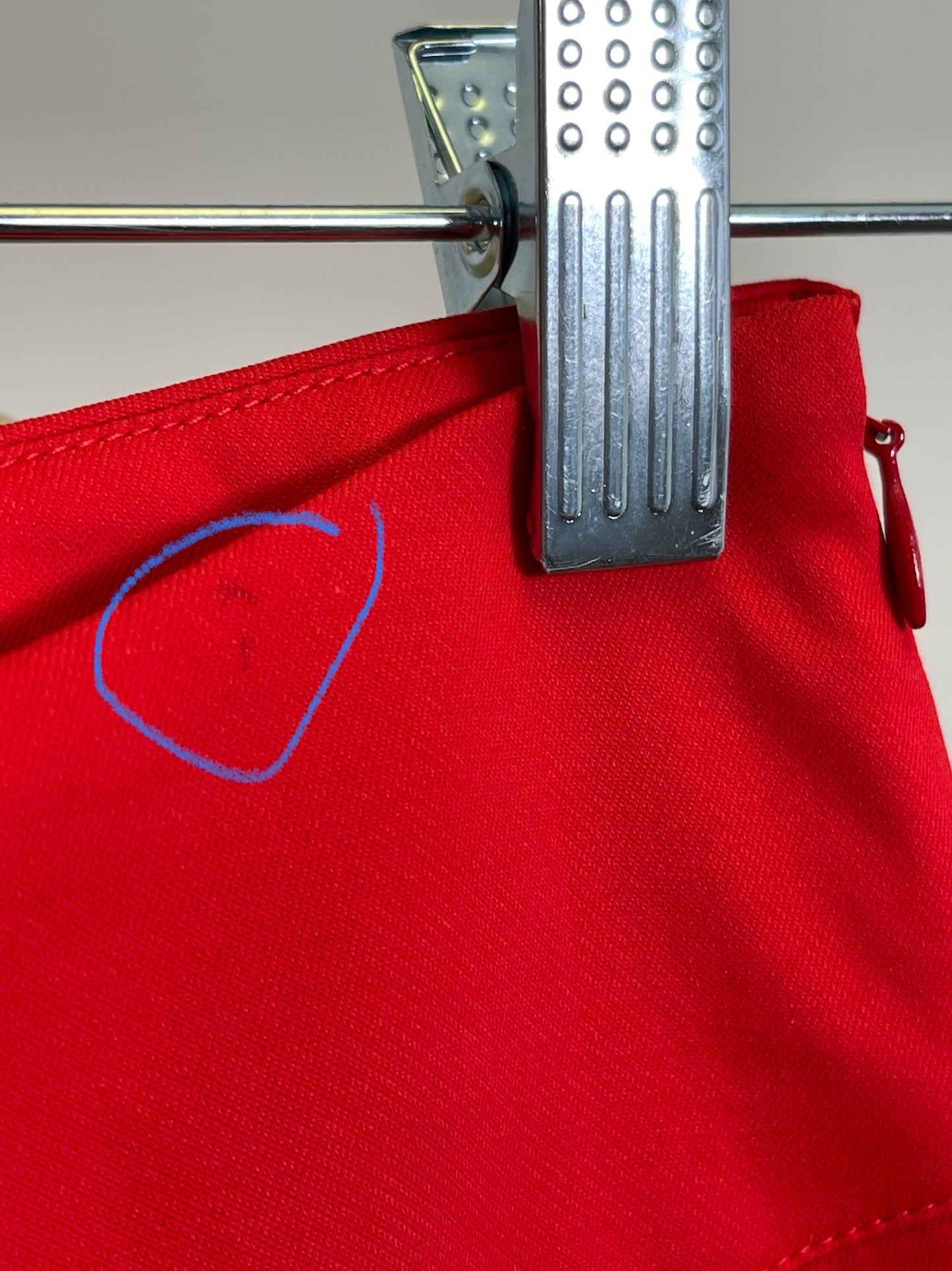 Pantalon rouge ajusté luxueux (XXS/XS)