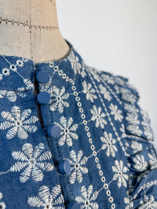 Blouse bleue façon denim à plastrons et  broderies florales (XXS)