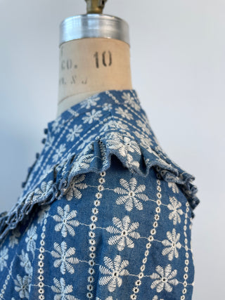 Blue denim-style blouse with bibs and floral embroidery (XXS)