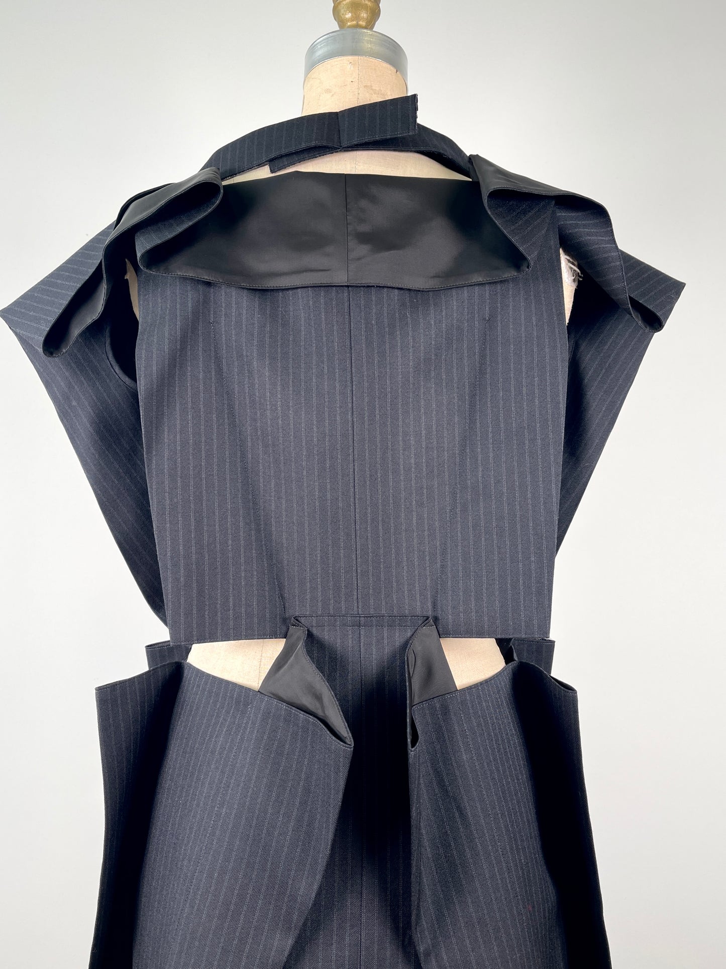Veste-robe façon samouraï noire à rayures (S)