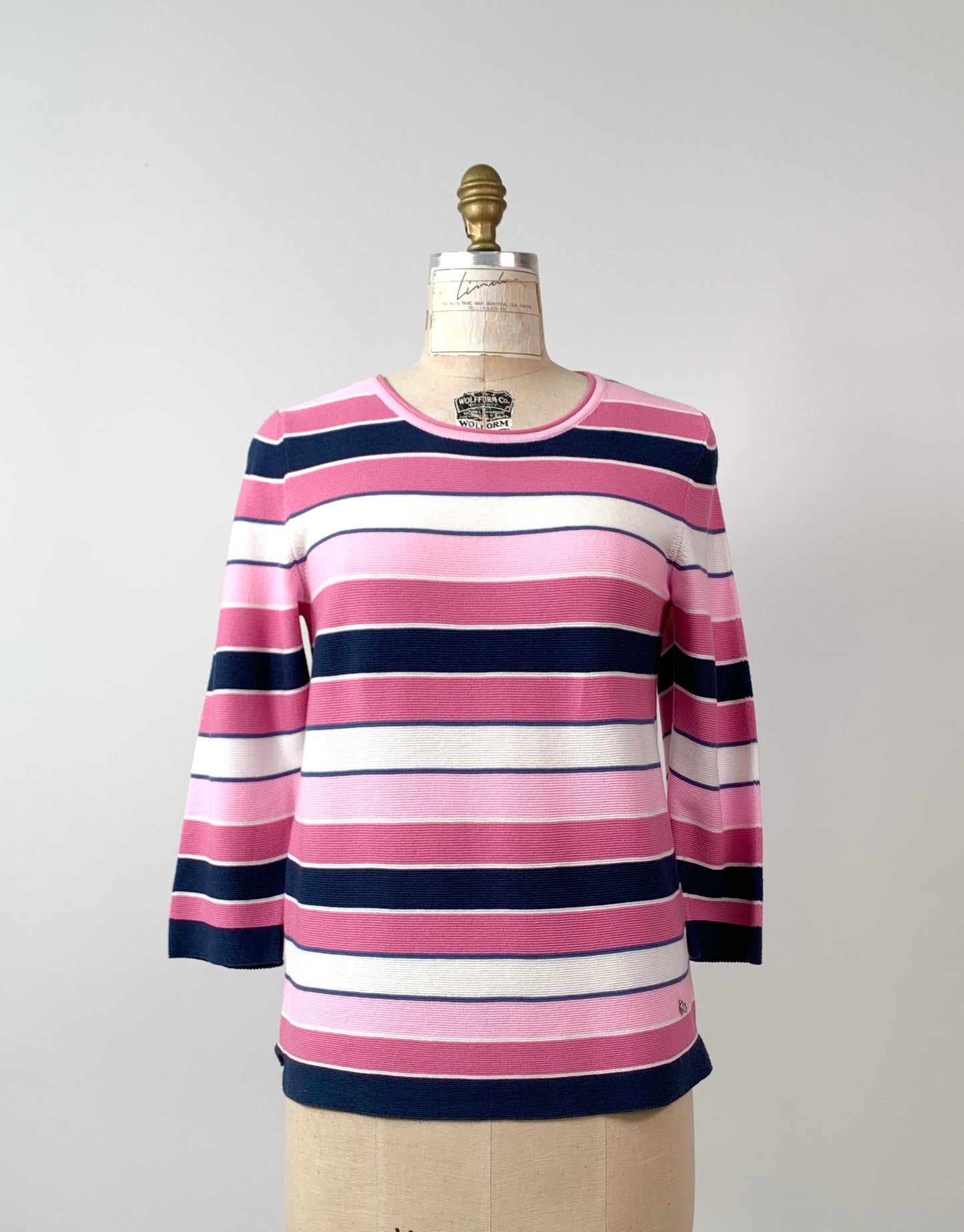 Chandail en tricot à rayures rose blanc et marine (M)
