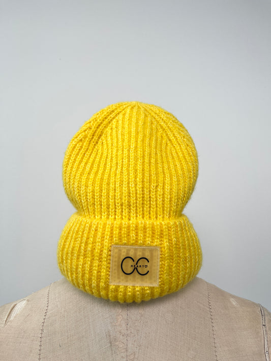Tuque à revers en tricot jaune