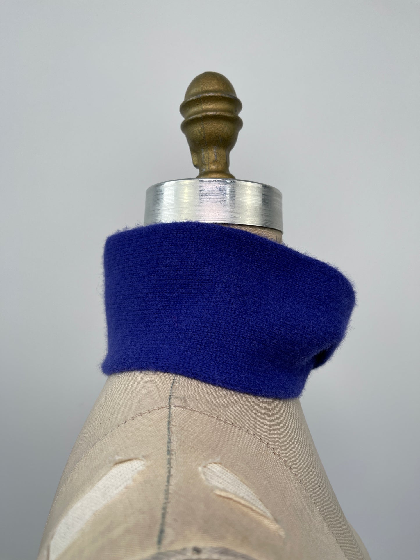 Bandeau en tricot de laine bleue