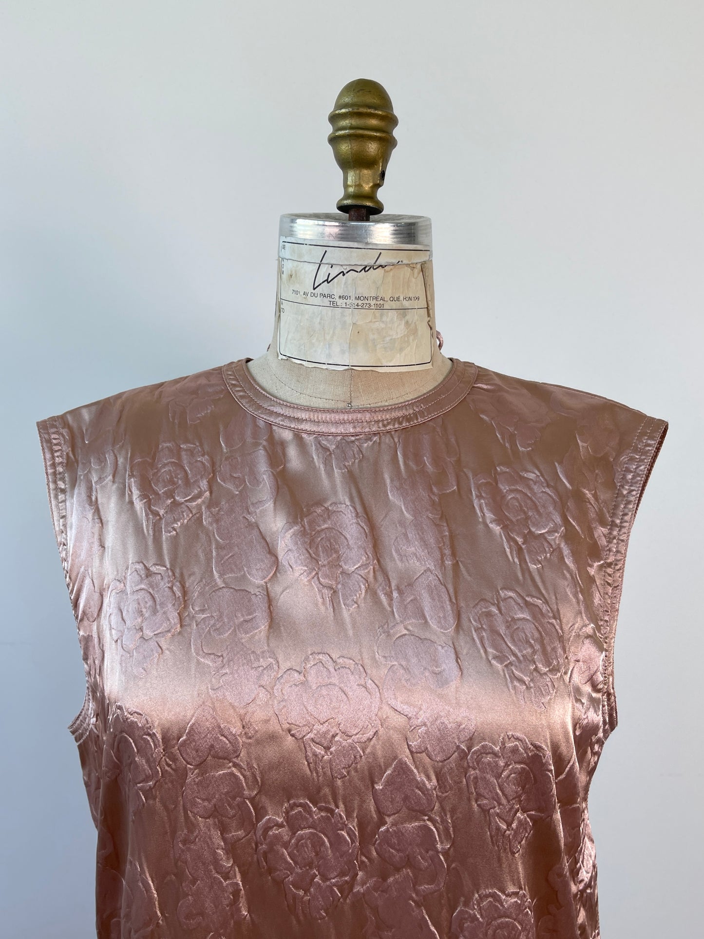 Tunique en satin champagne rosé à texture florale (32 à 38)