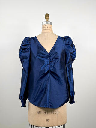 Blouse en taffetas bleu métallique à épaules ballons froncées (S)