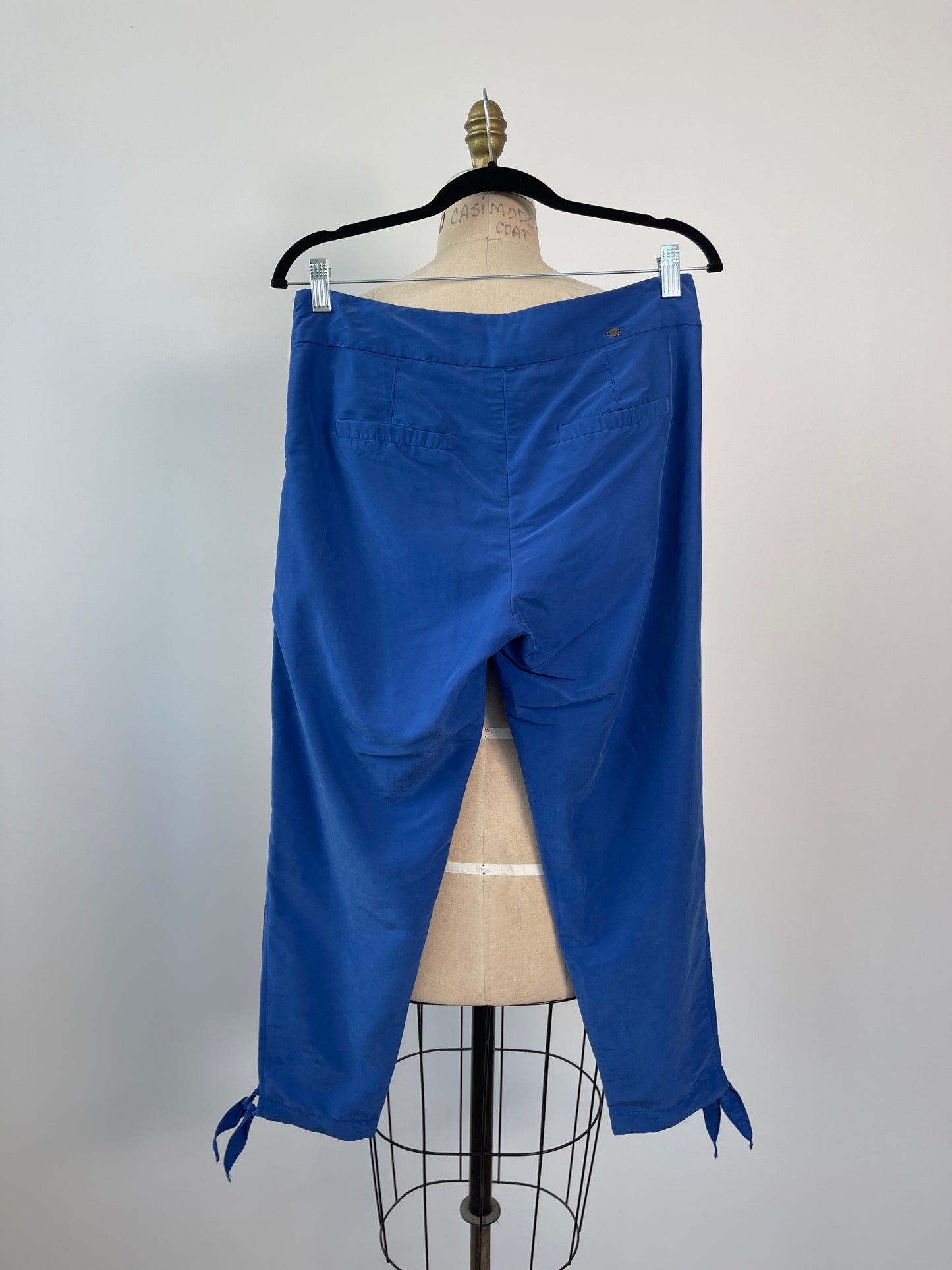 Pantalon bleu en peau de pêche lavable (XS)
