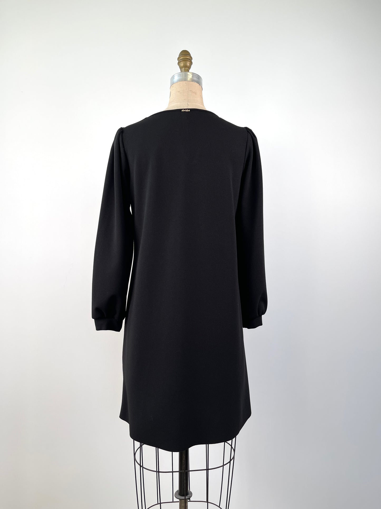Robe noire en polyester à épaules bouffantes lavable (S)